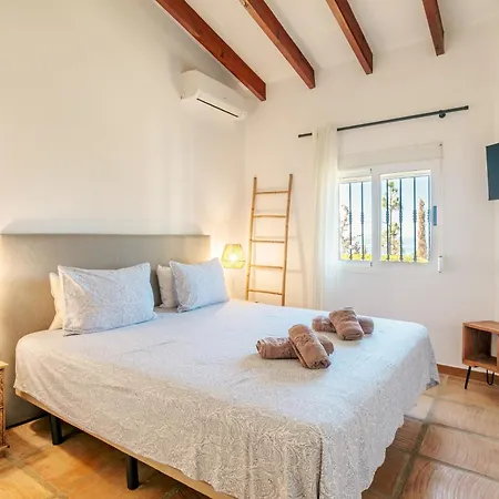 Eliane With Amazing Sea Views And Large Private Swimming Pool!