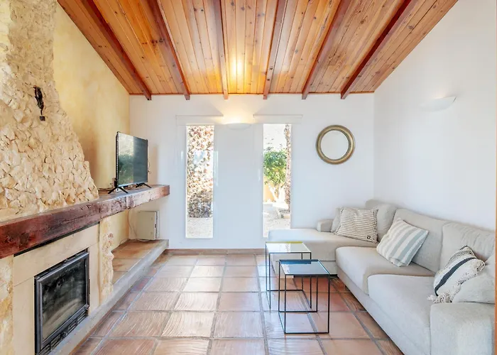 Eliane With Amazing Sea Views And Large Private Swimming Pool!